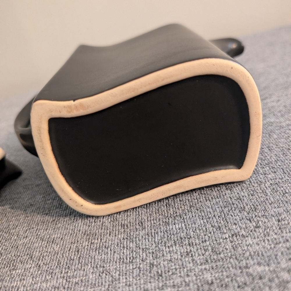 Funky/Modern Minimalist Black Key Ceramic Tea Pot - Picture 3 of 4